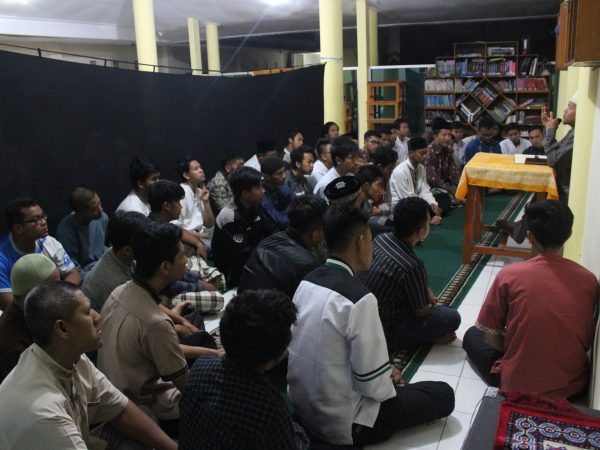 Subuh Berjamaah Pesantren Arroyyan