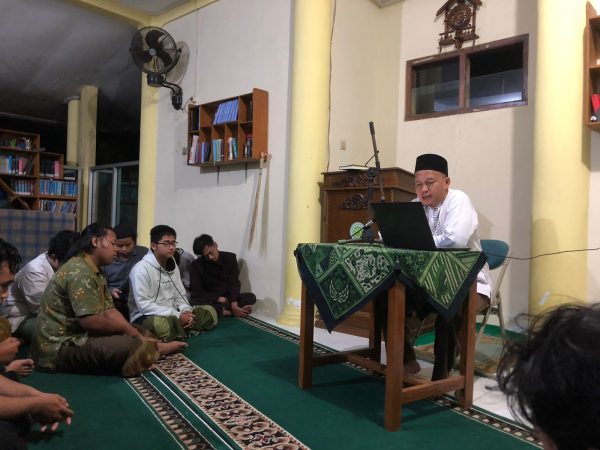 Kajian Rutin Shubuh Berjamaah : Generasi Salaf saat Mendengarkan Adzan