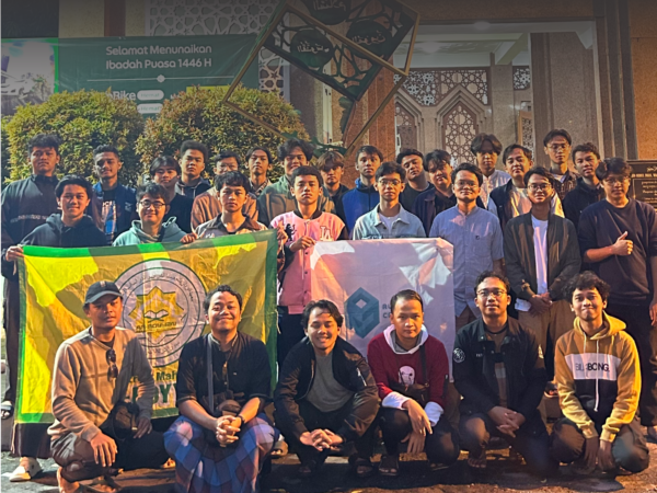Tebar 100 Paket Sahur Bersama Santri Ar Royyan